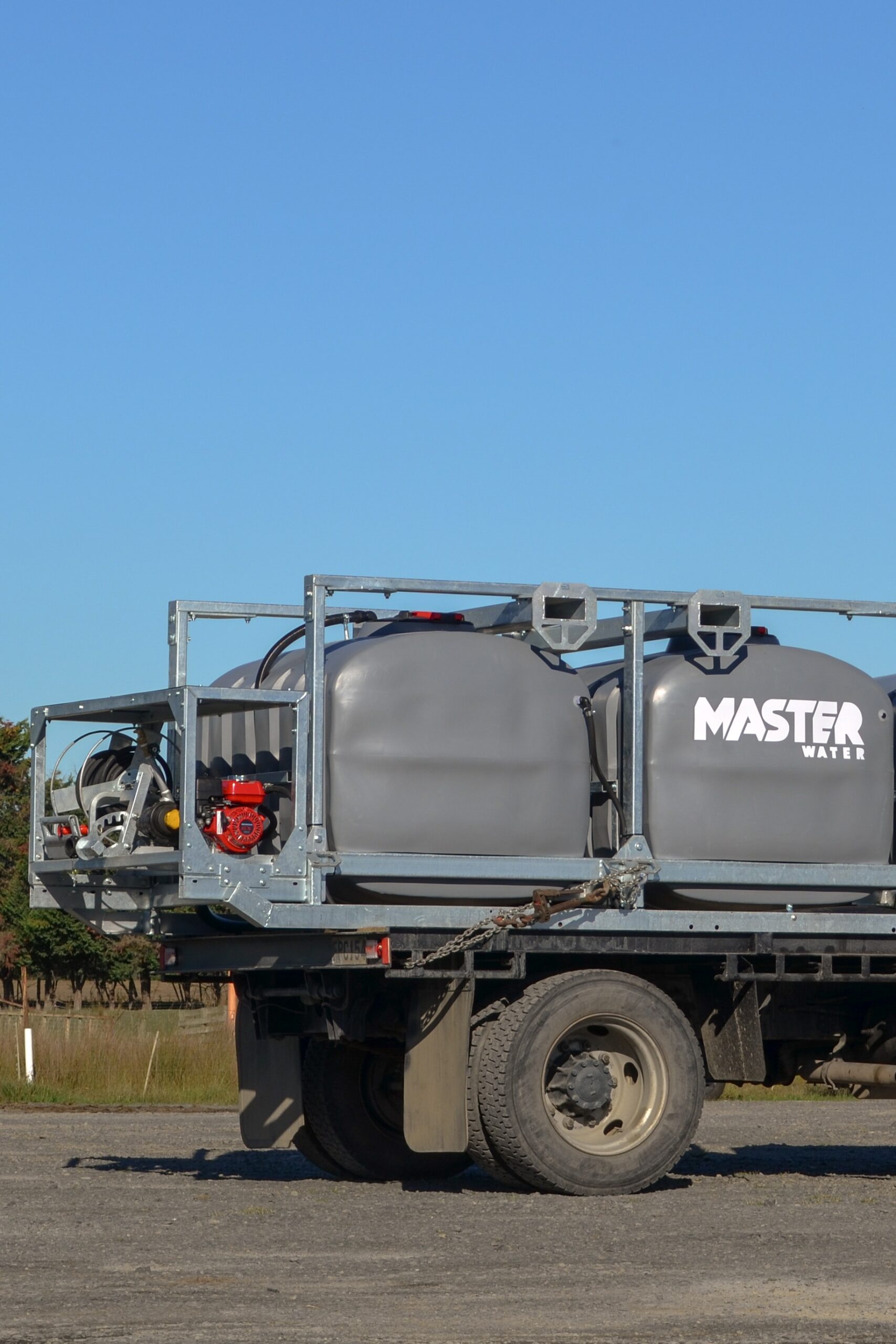 Aquamaster 6000 side view skid frame