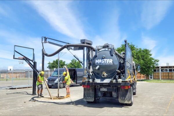 Master-Hydro-Vacuum-Excavator-In-Action-New-Zealand
